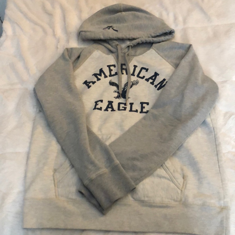 White and Grey American eagle sweatshirt